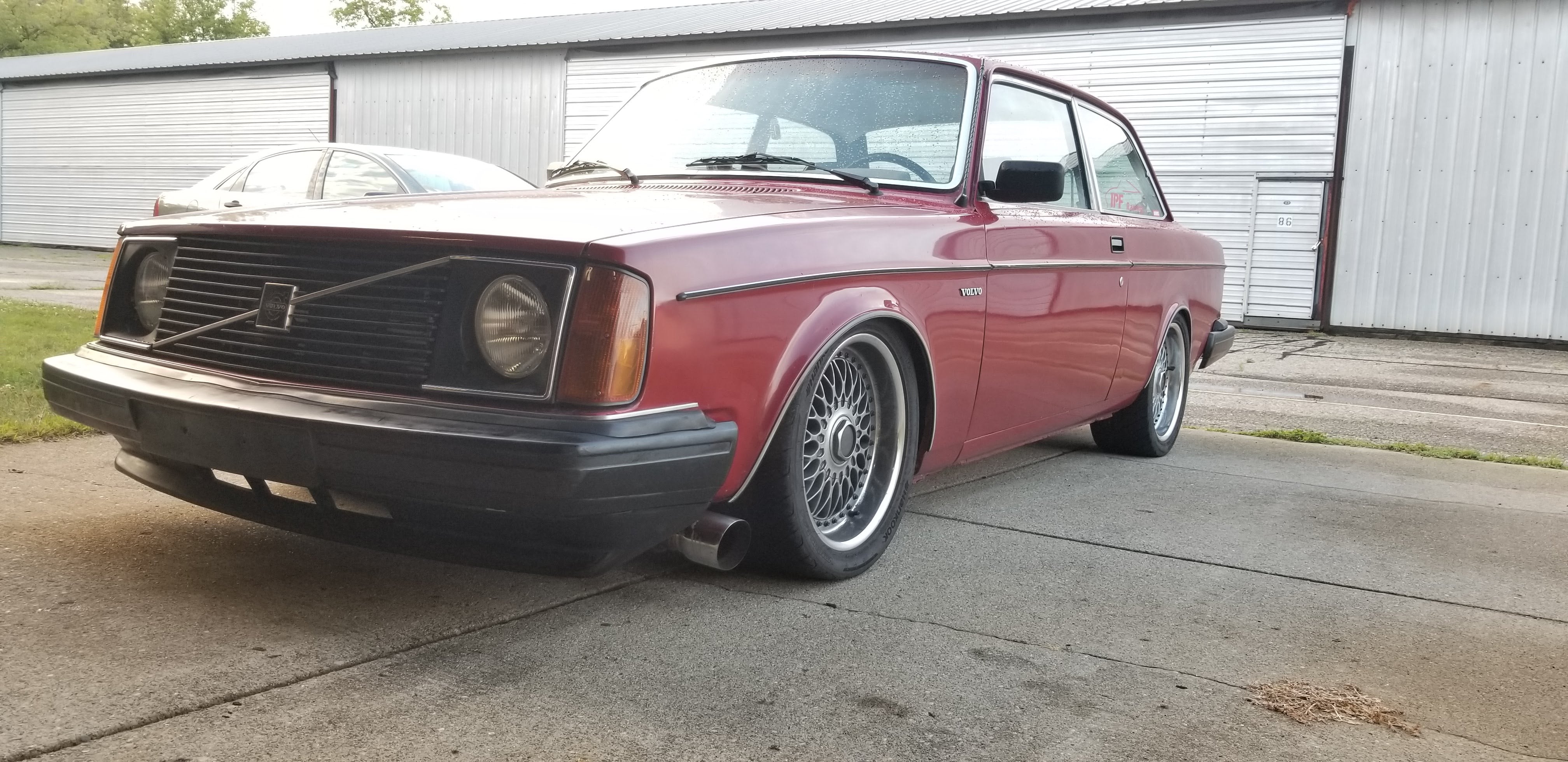 Volvo 242